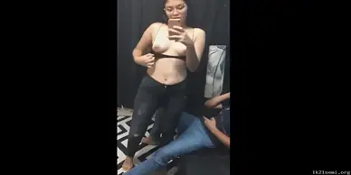 Cantik ML Sampai Memeknya Merah Becek